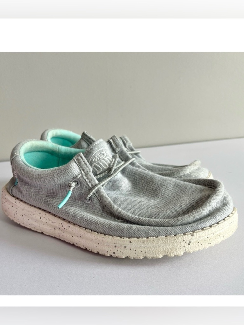 Hey Dude Wally stretch youth shoes 4 canvas slip on gray low top sneaker hacky